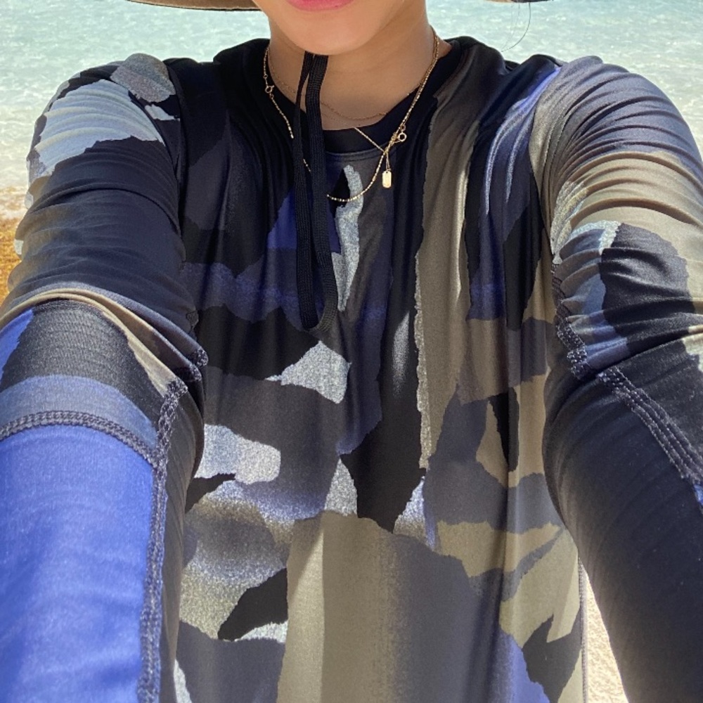 Lole Swim/Surf Rashguard - Picture 7 of 7